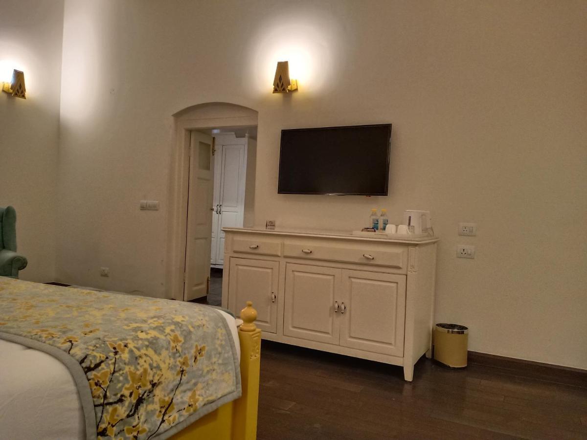 Hotel Pine Retreat Mallroad Mussoorie Esterno foto