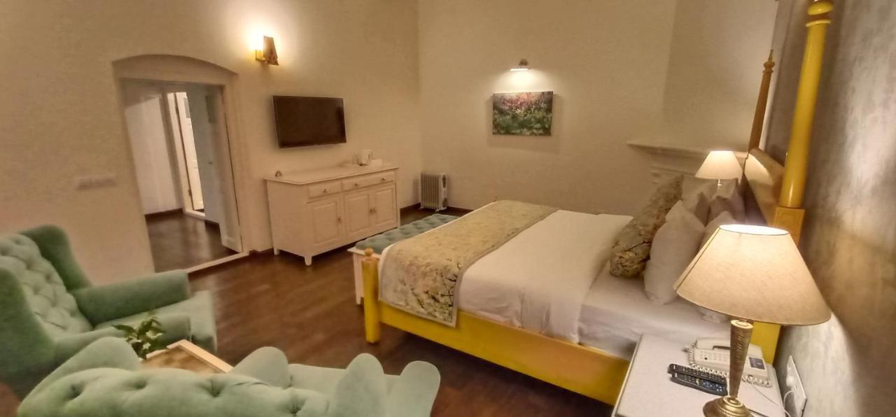 Hotel Pine Retreat Mallroad Mussoorie Esterno foto