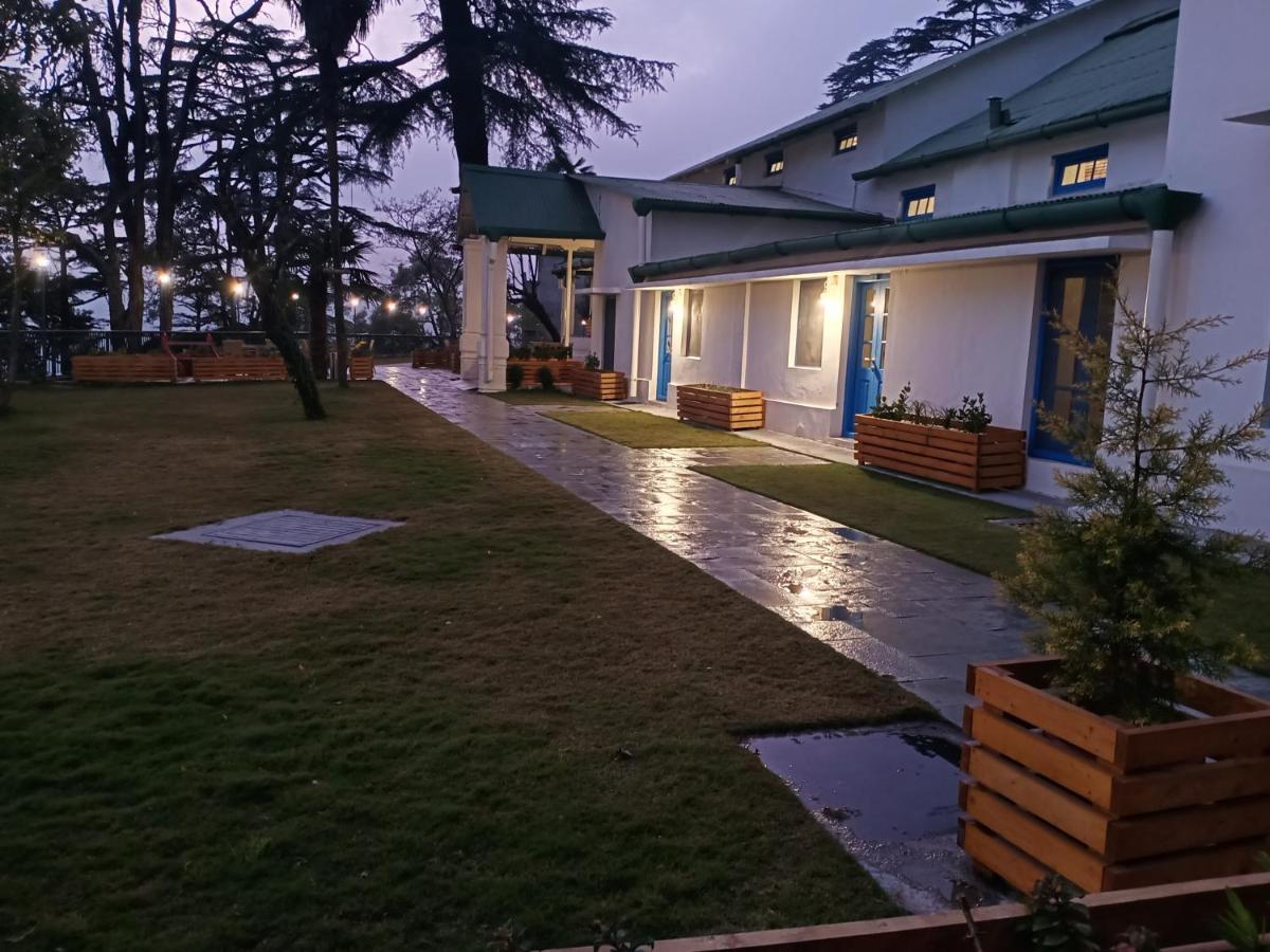 Hotel Pine Retreat Mallroad Mussoorie Esterno foto