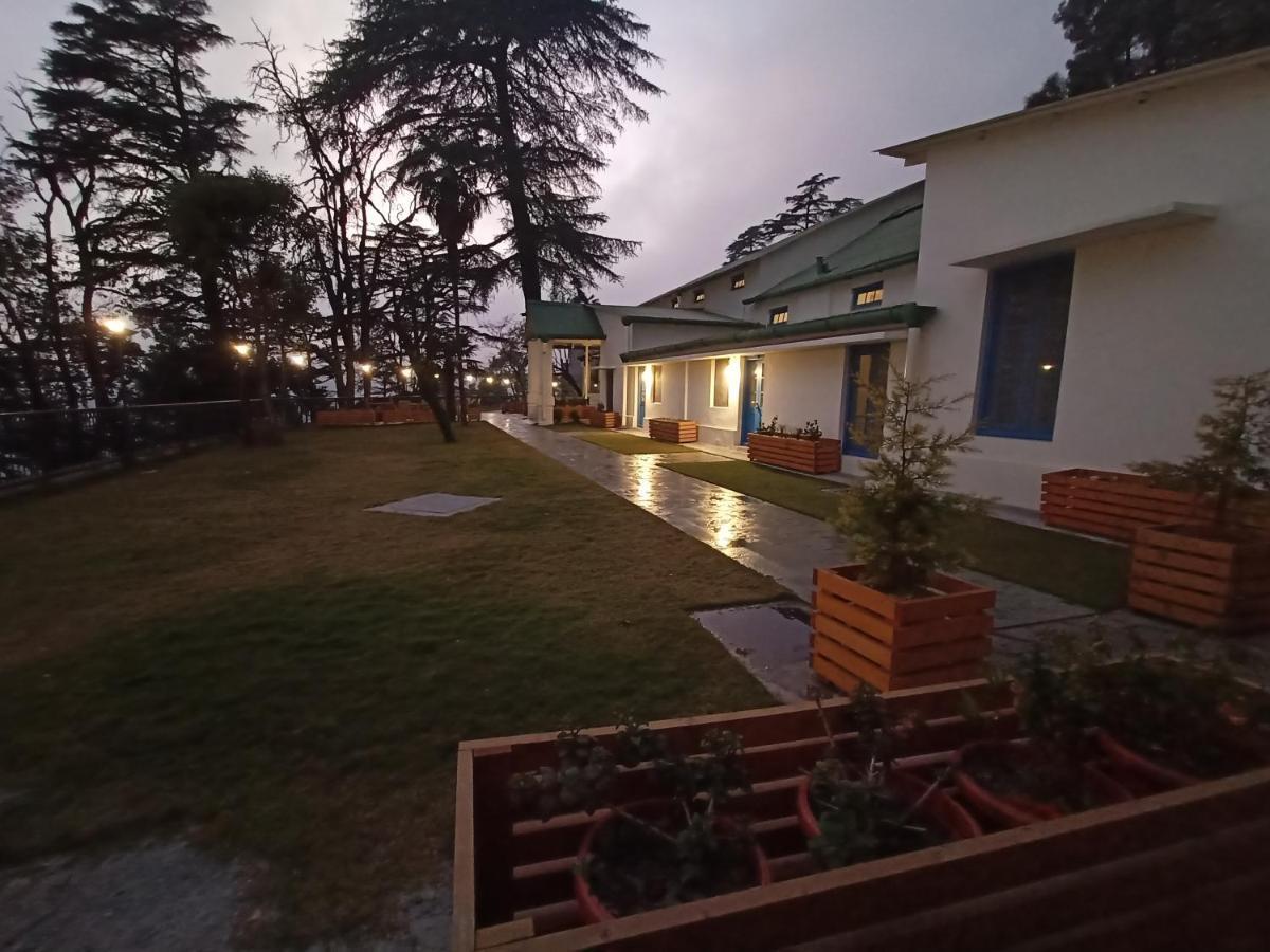 Hotel Pine Retreat Mallroad Mussoorie Esterno foto